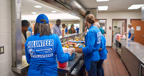 Consumers Energy volunteers at Hidden Harvest food bank